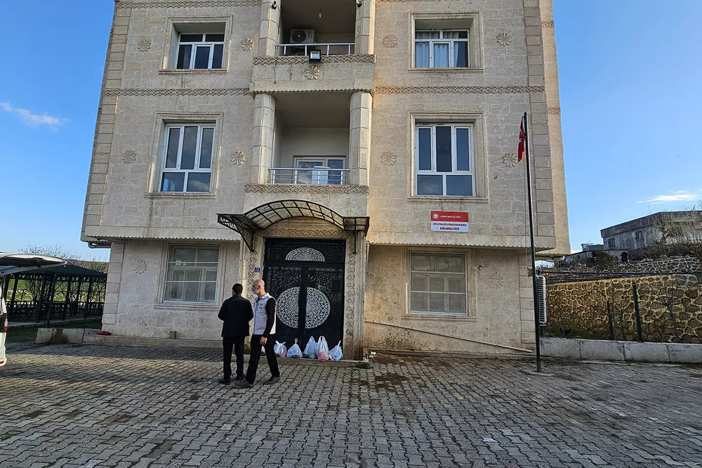 Umut Kervanı Cizre'de Ramazan ayı boyunca yüzlerce aileye umut oldu