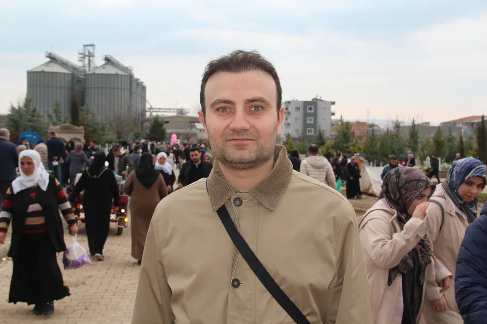 Bayram hazırlığında ilk durak mezarlıklar oldu