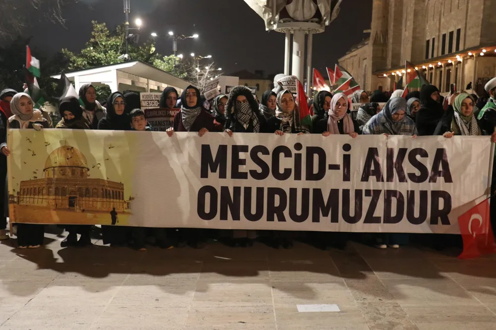 Mescid-i Aksa'nın ibadete kapatılmasına STK'lardan ortak tepki