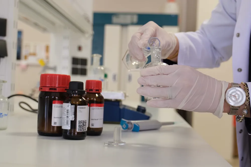 Meyvelerin raf ömrü doğal yağlarla uzatılıyor