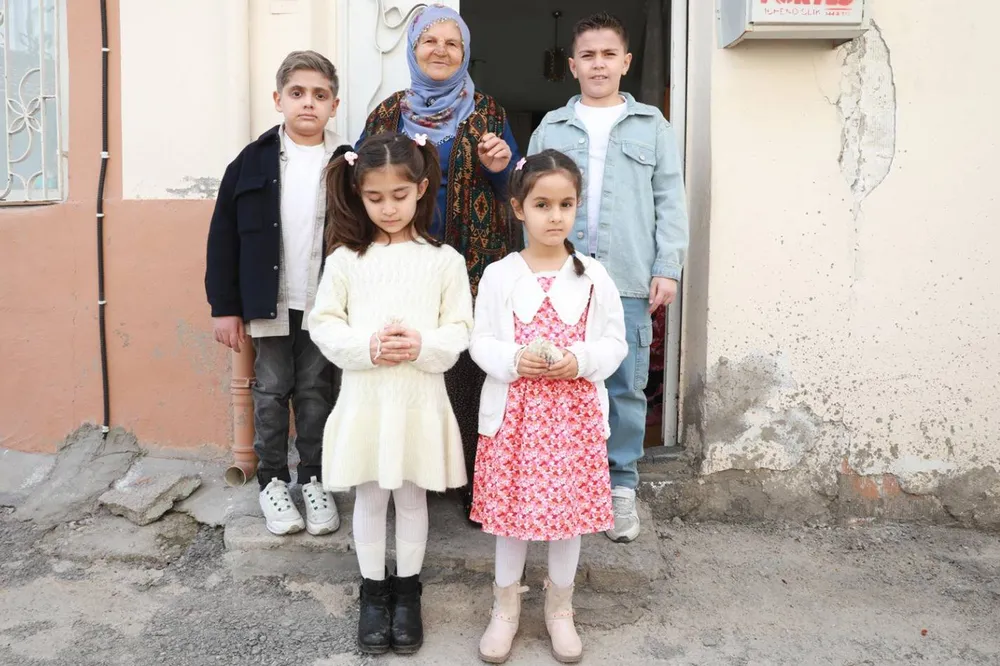 Battalgazi Belediyesi'nden çocuklarla bayram ziyareti