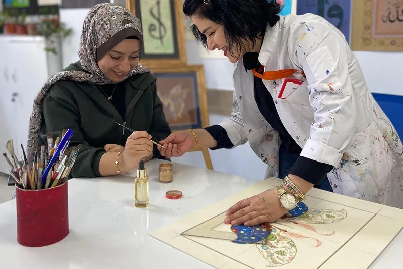 Batman'da kadınlar tezhip sanatını öğreniyor