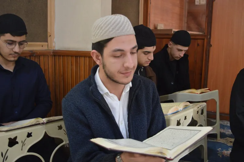 Karanfil: Mukabele geleneğiyle Kur’an ile meşgul olmak kalplerimizi temizler