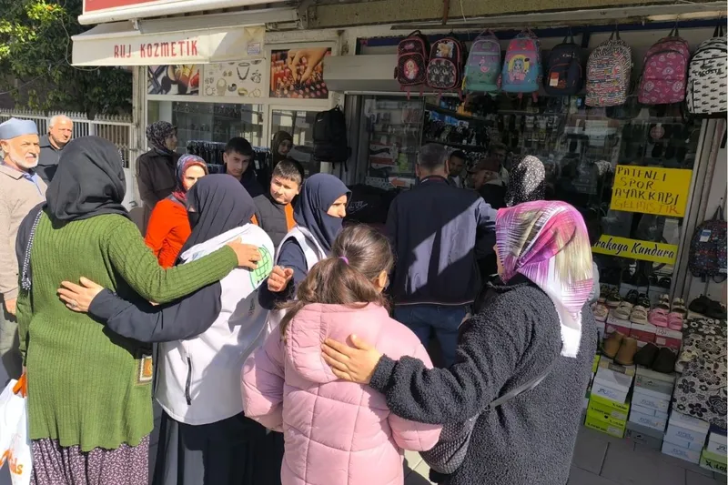 Dünya Yetimler Günü'nde Tarsus Umut Kervan'ından anlamlı yardım