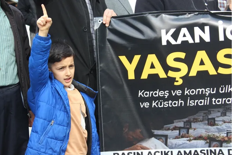 Mersin Peygamber Sevdalılarından İran halkına destek