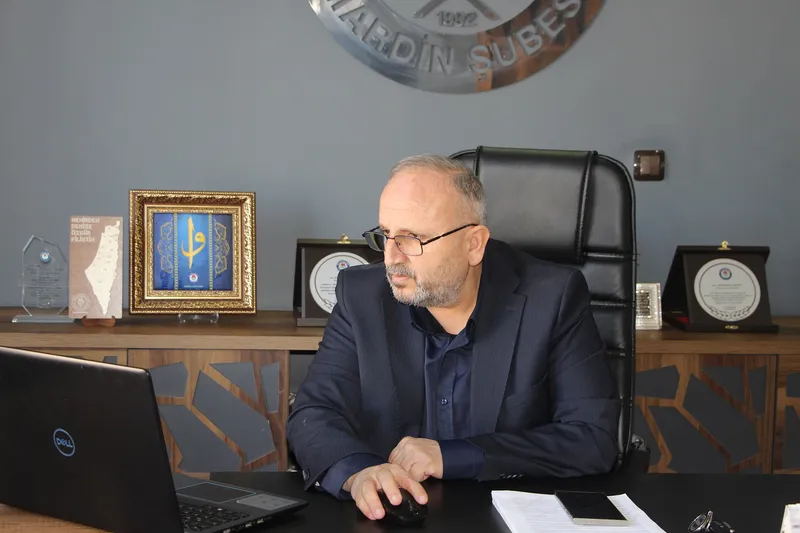 Okullarda ilk derste sınıfları mor rengine boyayanlar Ramazan etkinliklerine karşı çıkıyorlar