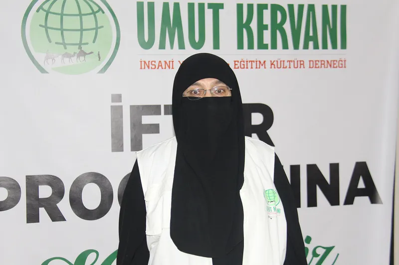 Umut Kervanı Diyarbakır'da ihtiyaç sahibi ailelerle sofralarda buluşuyor