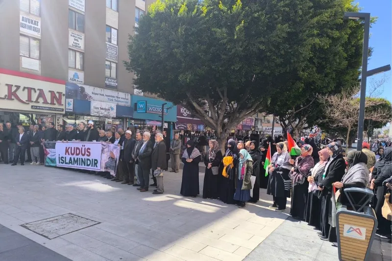 Mersin'de Gazze’de devam eden siyonist vahşete ve bölgede tırmanan gerilime tepki