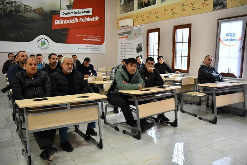 Yeşilyurt Belediyesi ekiplerine AFAD'dan kapsamlı eğitim