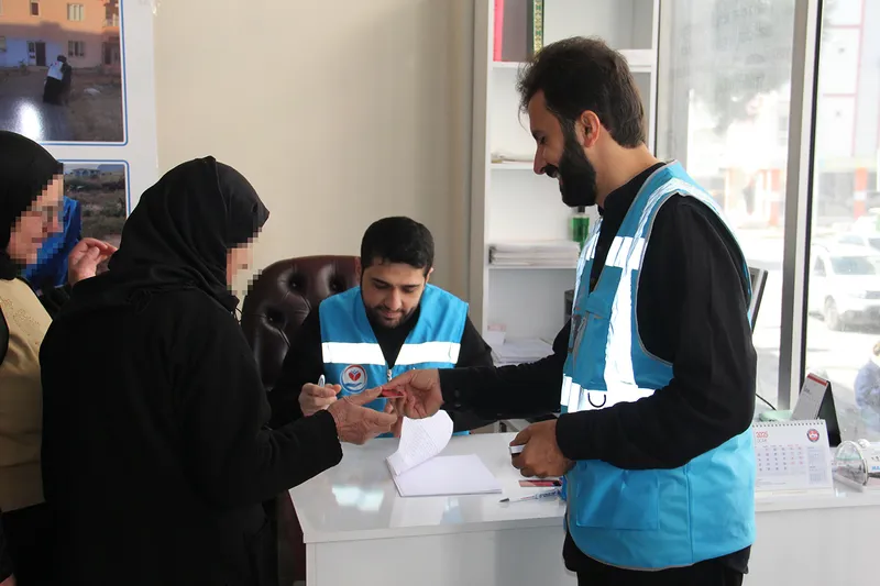 Batman'da 250 yetim aileye Ramazan desteği